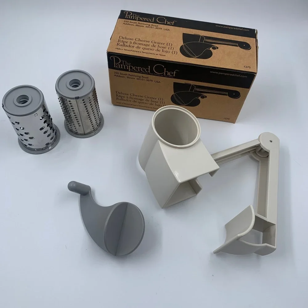 The Pampered Chef Deluxe Cheese Grater 1275 White Rotary Handle 2 Drums Box